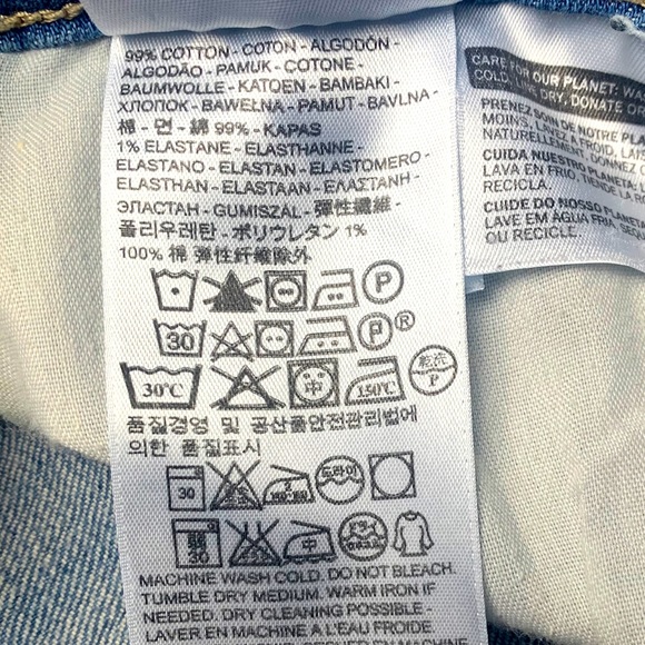 LEVI’S Classic Denim Jean Shorts size 8 - Picture 10 of 10